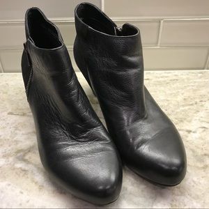 Easy Spirit Women’s Ankle Boot